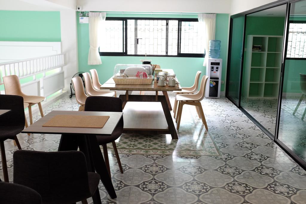 D Hostel Bangkok Exterior photo